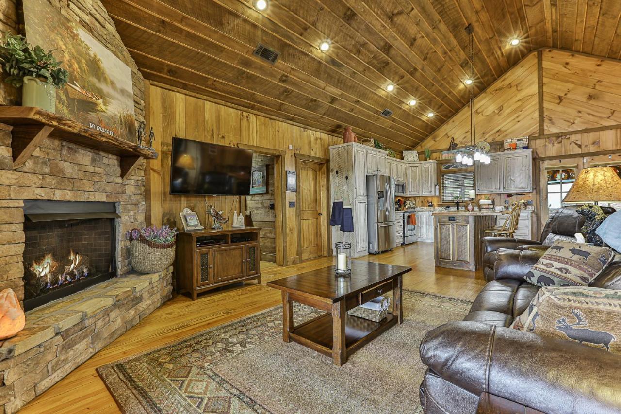 Villa Eagles Crest - Long Range Layered Mountain Views In Peaceful Neighborhood! Mineral Bluff Exterior foto